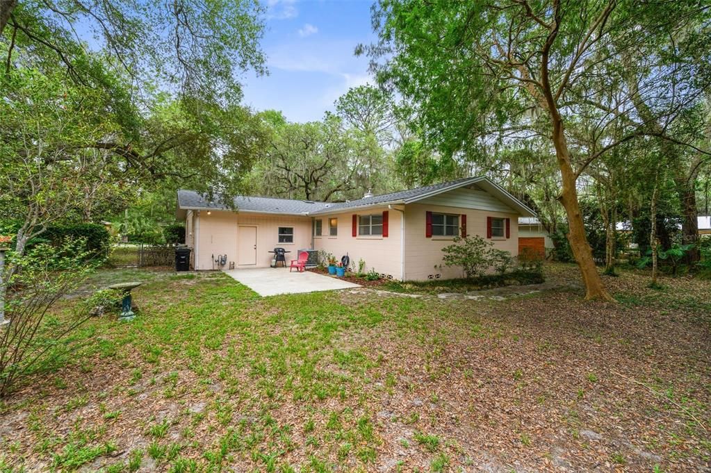 Active With Contract: $330,000 (3 beds, 2 baths, 1637 Square Feet)