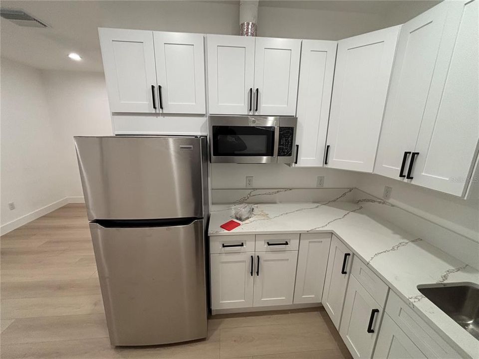 For Sale: $450,000 (4 beds, 3 baths, 2208 Square Feet)