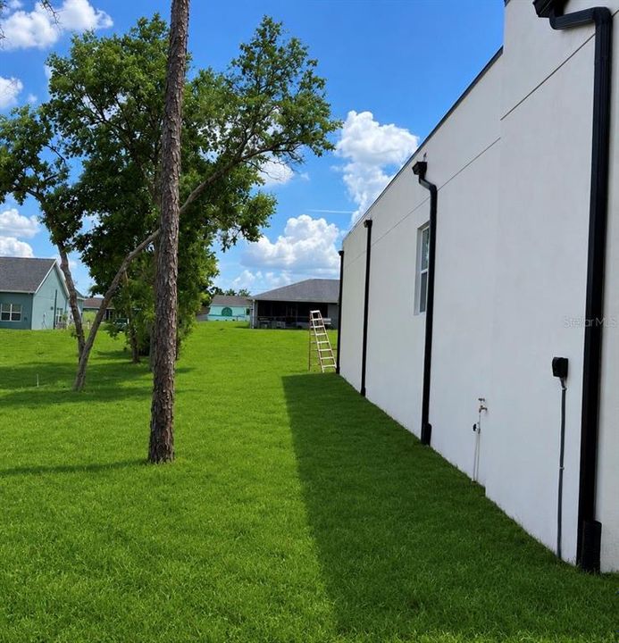 For Sale: $450,000 (4 beds, 3 baths, 2208 Square Feet)