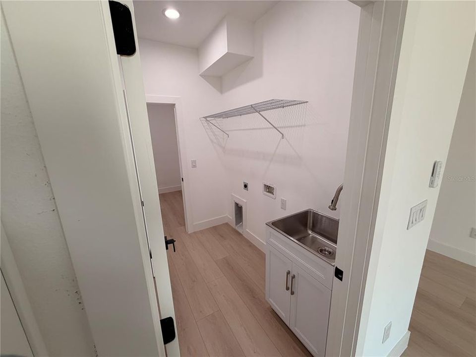 For Sale: $450,000 (4 beds, 3 baths, 2208 Square Feet)