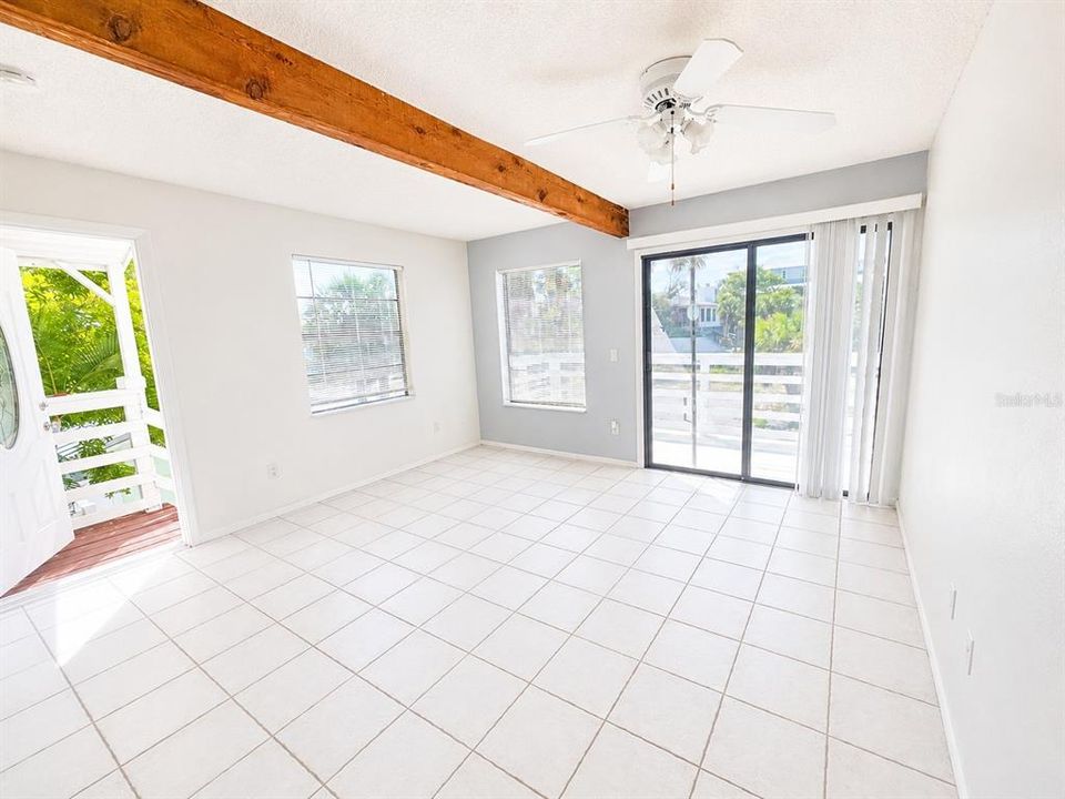 For Rent: $2,500 (2 beds, 1 baths, 1008 Square Feet)