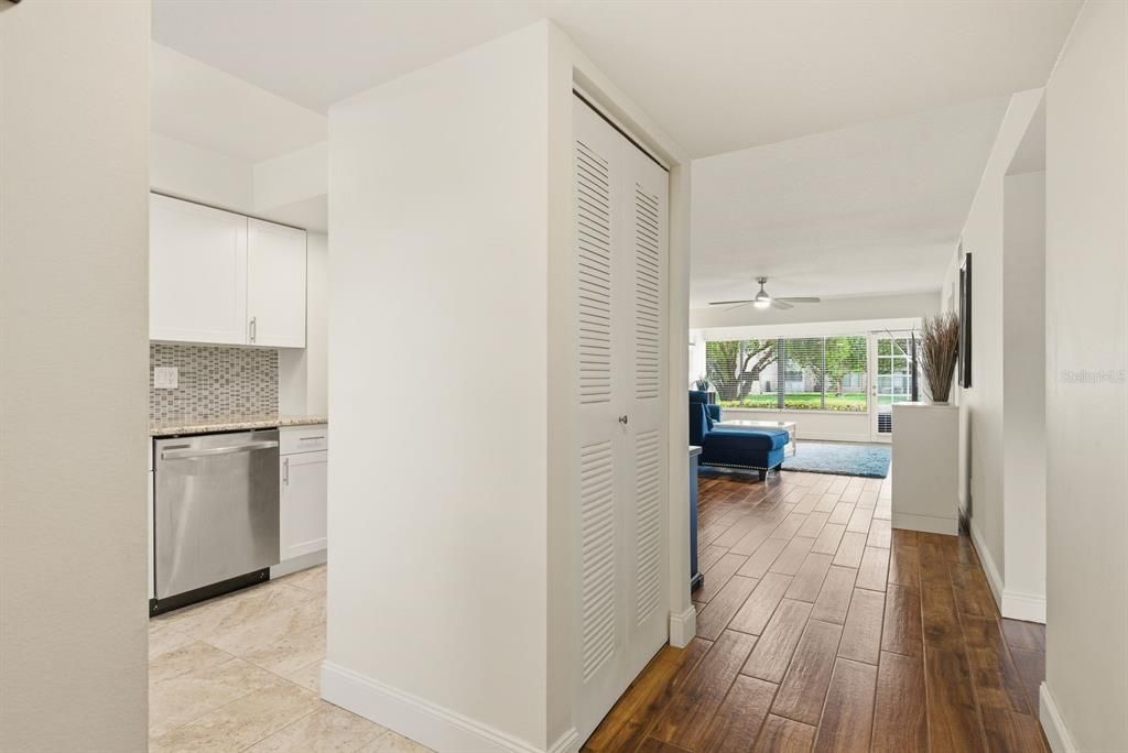 For Sale: $190,000 (2 beds, 2 baths, 1068 Square Feet)