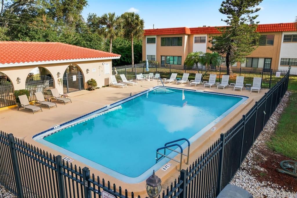 For Sale: $190,000 (2 beds, 2 baths, 1068 Square Feet)