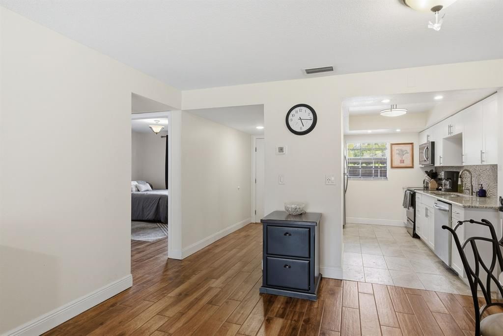For Sale: $190,000 (2 beds, 2 baths, 1068 Square Feet)