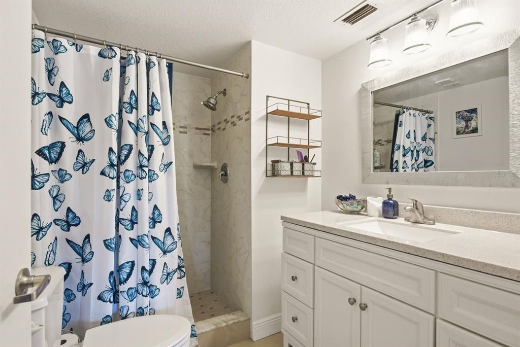 For Sale: $190,000 (2 beds, 2 baths, 1068 Square Feet)