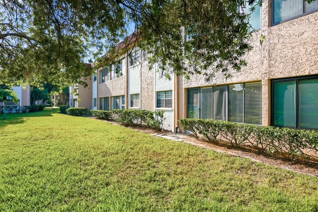 For Sale: $190,000 (2 beds, 2 baths, 1068 Square Feet)