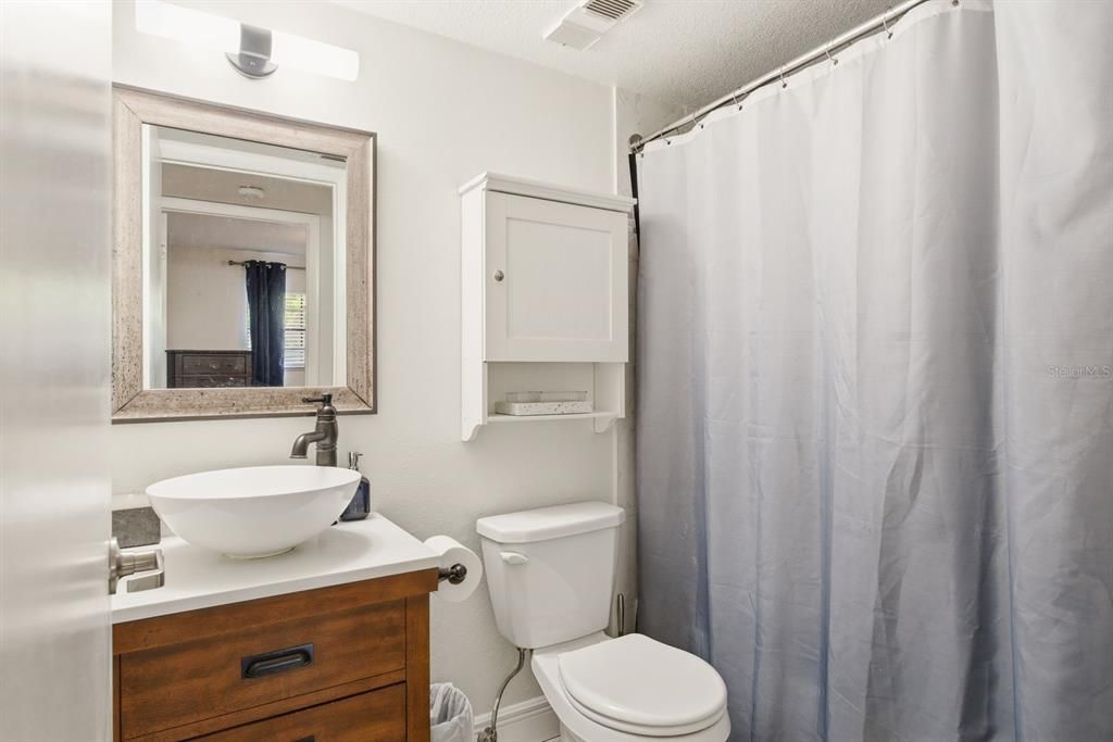 For Sale: $190,000 (2 beds, 2 baths, 1068 Square Feet)