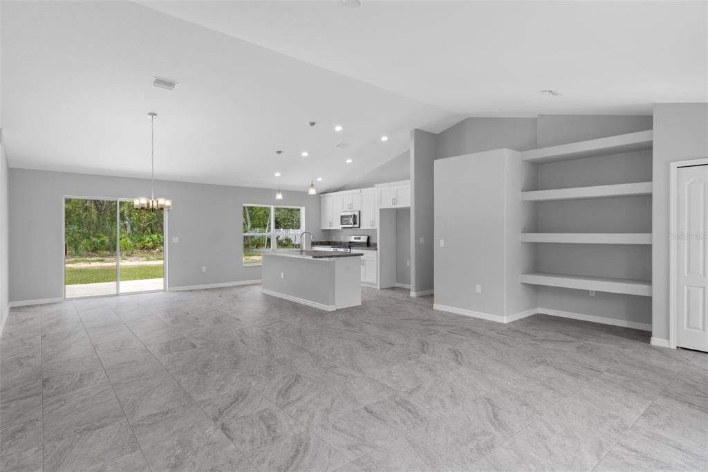 На продажу: $329,900 (3 спален, 2 ванн, 1724 Квадратных фут)