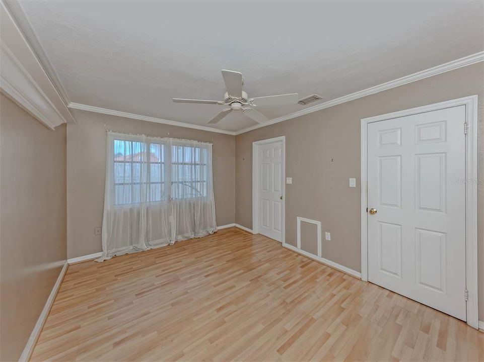 合同活跃: $995,000 (3 贝兹, 2 浴室, 2144 平方英尺)