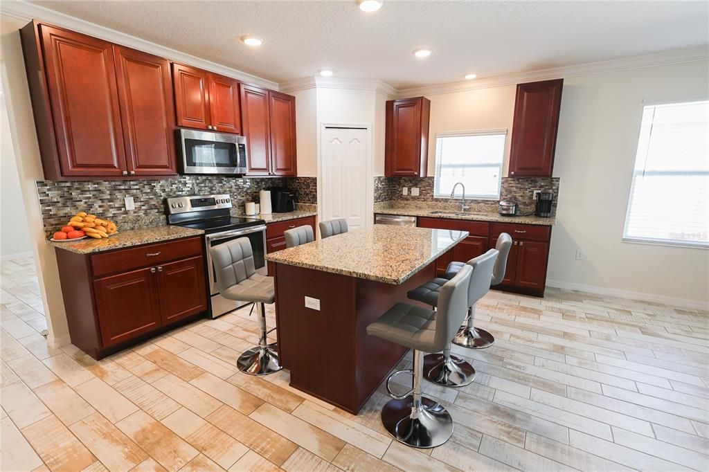 For Sale: $324,000 (3 beds, 2 baths, 2000 Square Feet)