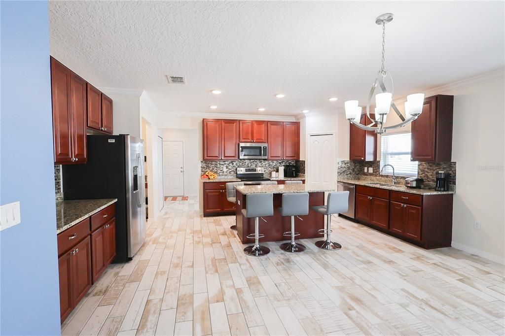 For Sale: $324,000 (3 beds, 2 baths, 2000 Square Feet)