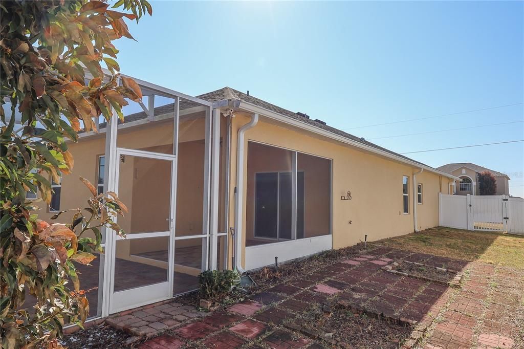 For Sale: $324,000 (3 beds, 2 baths, 2000 Square Feet)