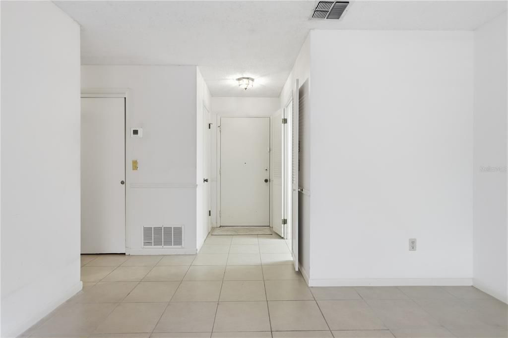 Activo con contrato: $359,900 (3 camas, 2 baños, 1508 Pies cuadrados)