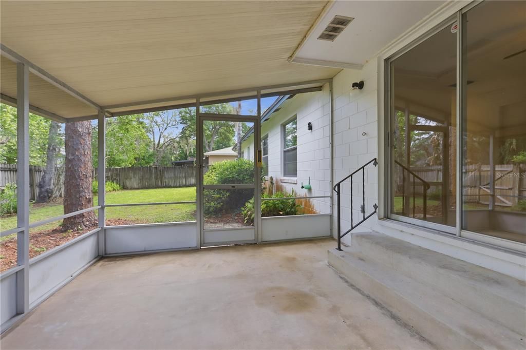 Activo con contrato: $359,900 (3 camas, 2 baños, 1508 Pies cuadrados)