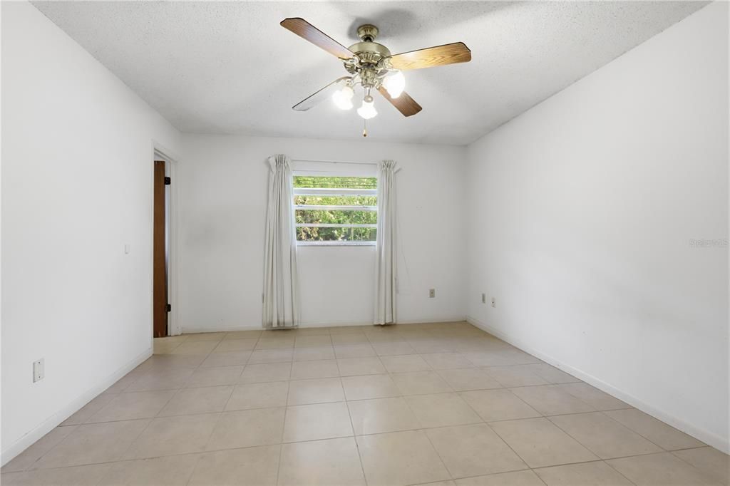 Activo con contrato: $359,900 (3 camas, 2 baños, 1508 Pies cuadrados)