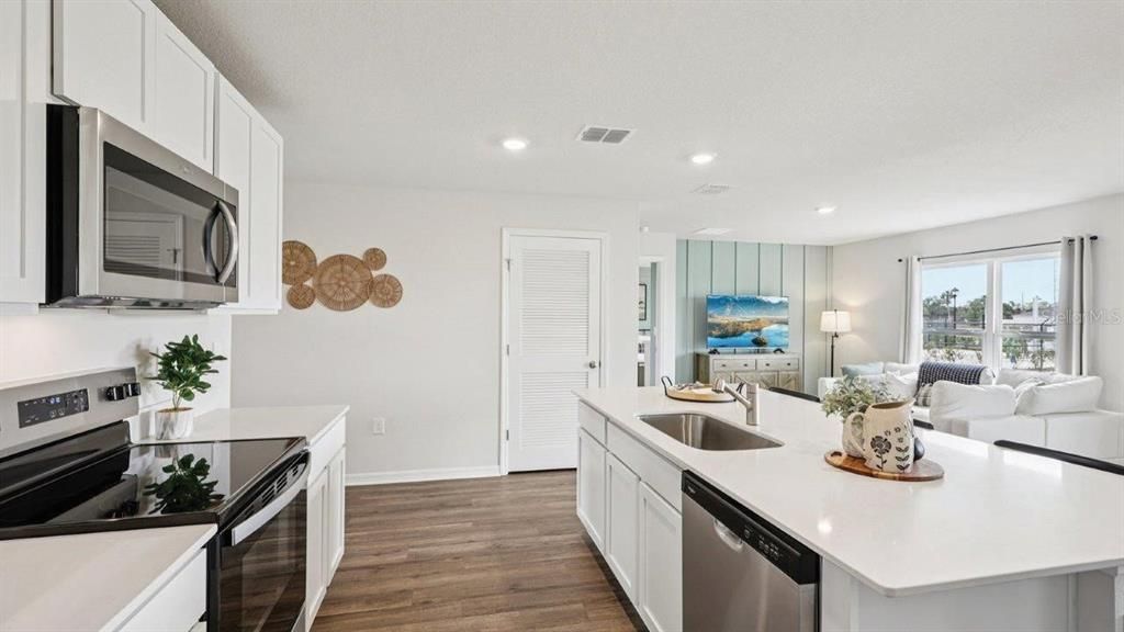 For Sale: $264,900 (4 beds, 2 baths, 1498 Square Feet)
