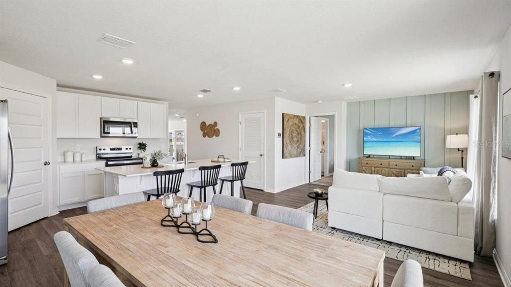 For Sale: $264,900 (4 beds, 2 baths, 1498 Square Feet)