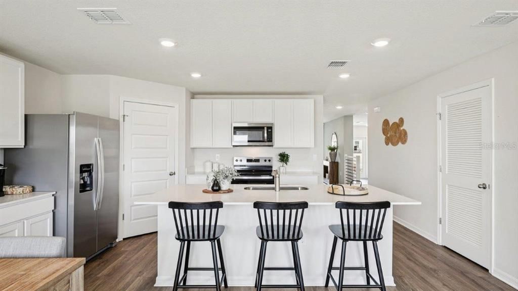 For Sale: $264,900 (4 beds, 2 baths, 1498 Square Feet)