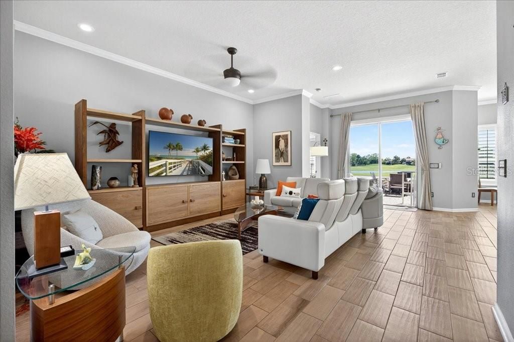 En Venta: $499,000 (3 camas, 2 baños, 1930 Pies cuadrados)