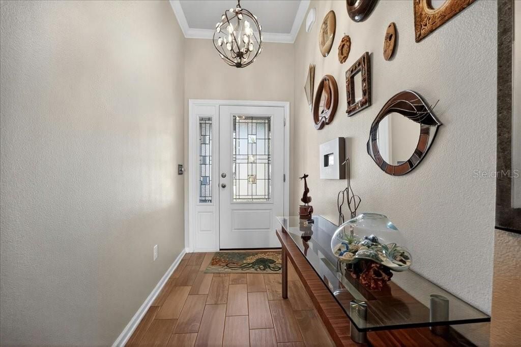 En Venta: $499,000 (3 camas, 2 baños, 1930 Pies cuadrados)