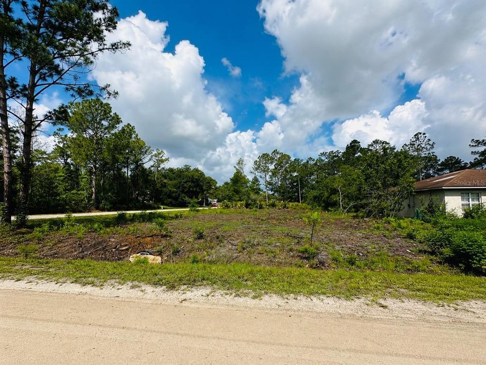 待售: $49,900 (0.26 acres)