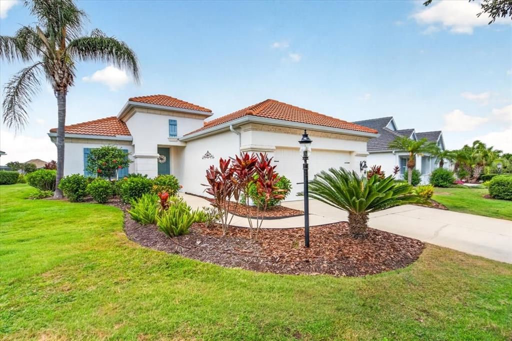 For Sale: $539,900 (4 beds, 2 baths, 2202 Square Feet)