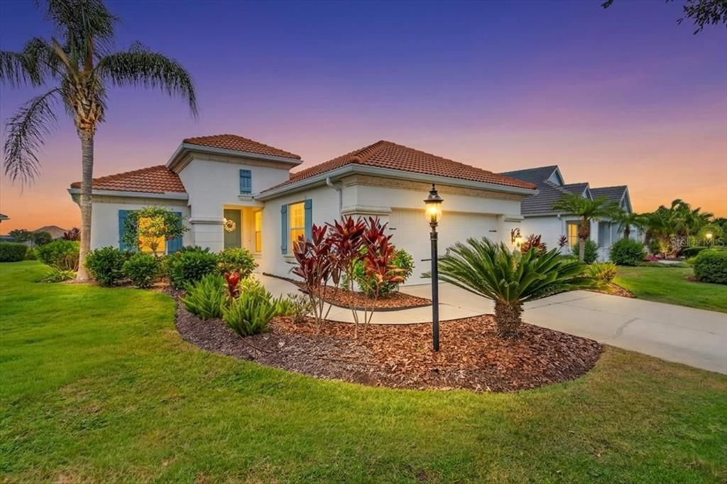 For Sale: $539,900 (4 beds, 2 baths, 2202 Square Feet)