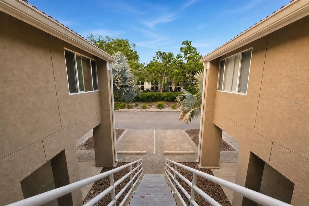 For Sale: $194,900 (2 beds, 2 baths, 1196 Square Feet)