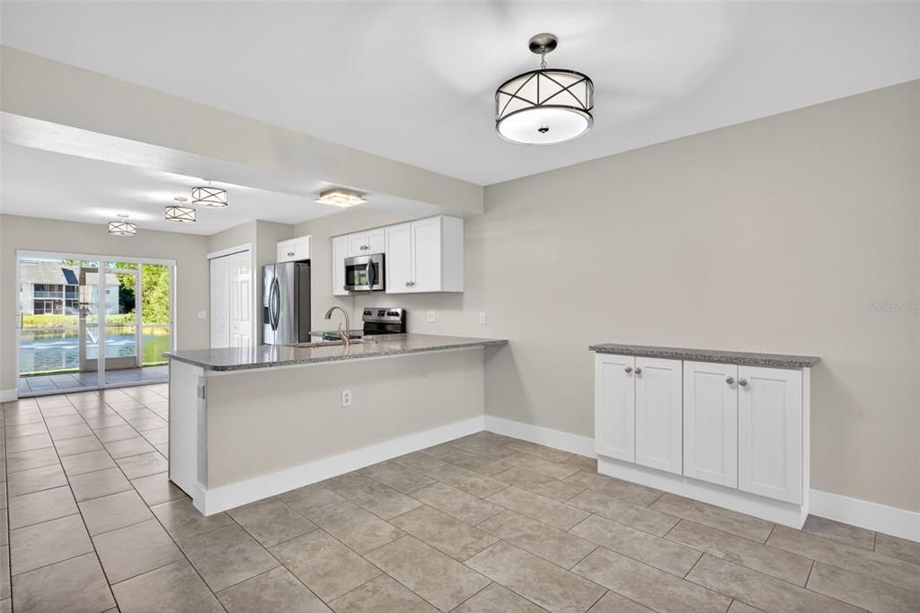 For Sale: $339,000 (2 beds, 2 baths, 1377 Square Feet)