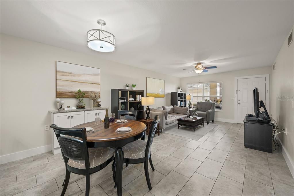 For Sale: $339,000 (2 beds, 2 baths, 1377 Square Feet)