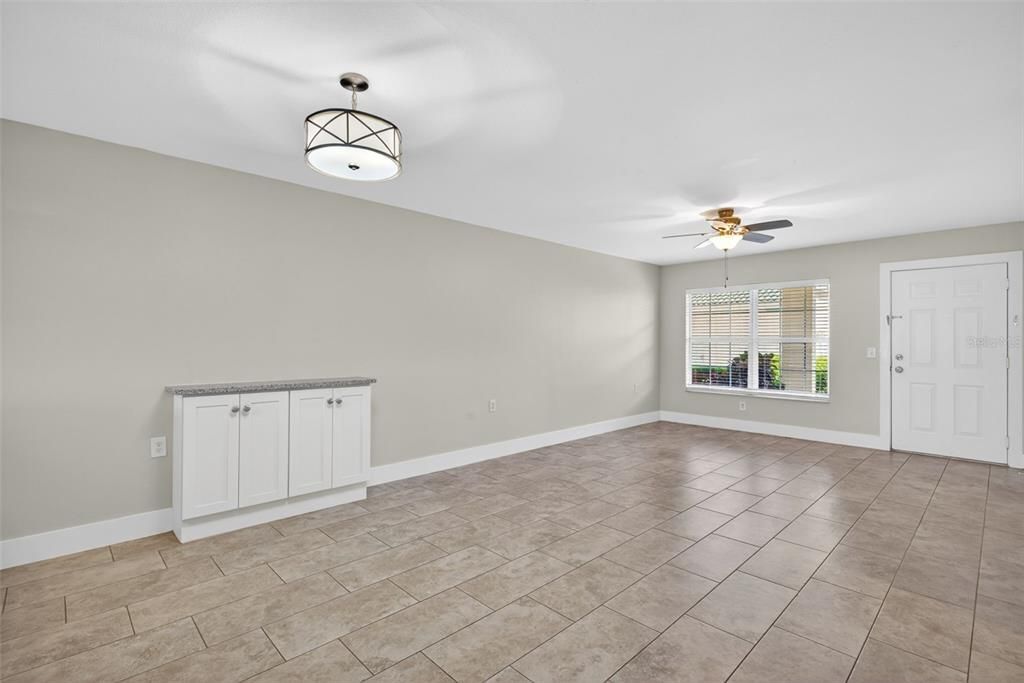 For Sale: $339,000 (2 beds, 2 baths, 1377 Square Feet)