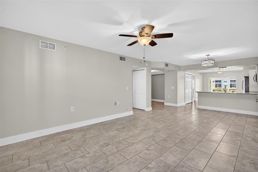 For Sale: $339,000 (2 beds, 2 baths, 1377 Square Feet)