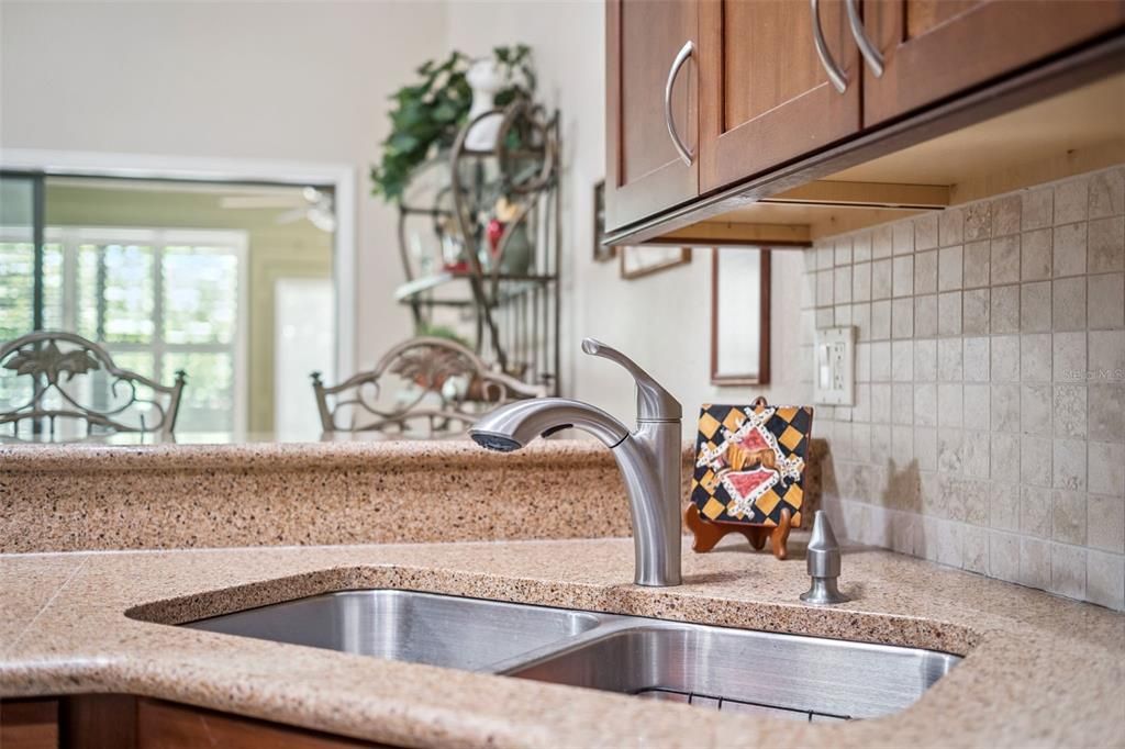 Active With Contract: $399,900 (3 beds, 2 baths, 2018 Square Feet)