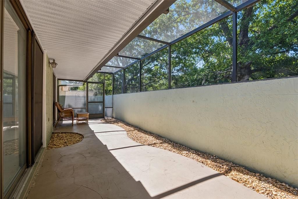 Active With Contract: $399,900 (3 beds, 2 baths, 2018 Square Feet)