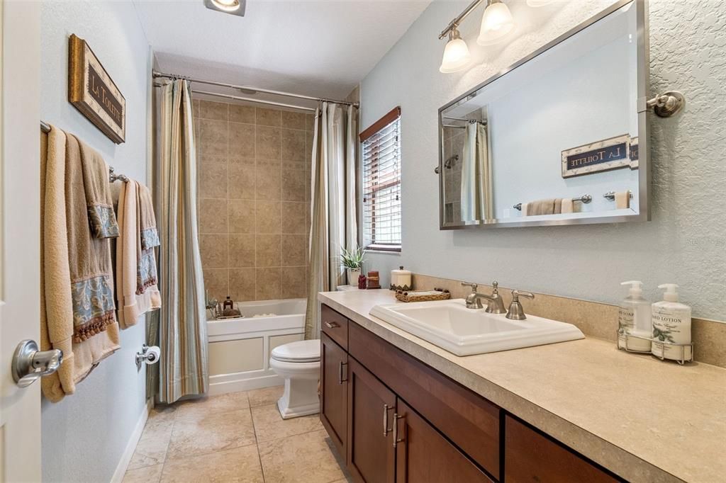 Active With Contract: $399,900 (3 beds, 2 baths, 2018 Square Feet)