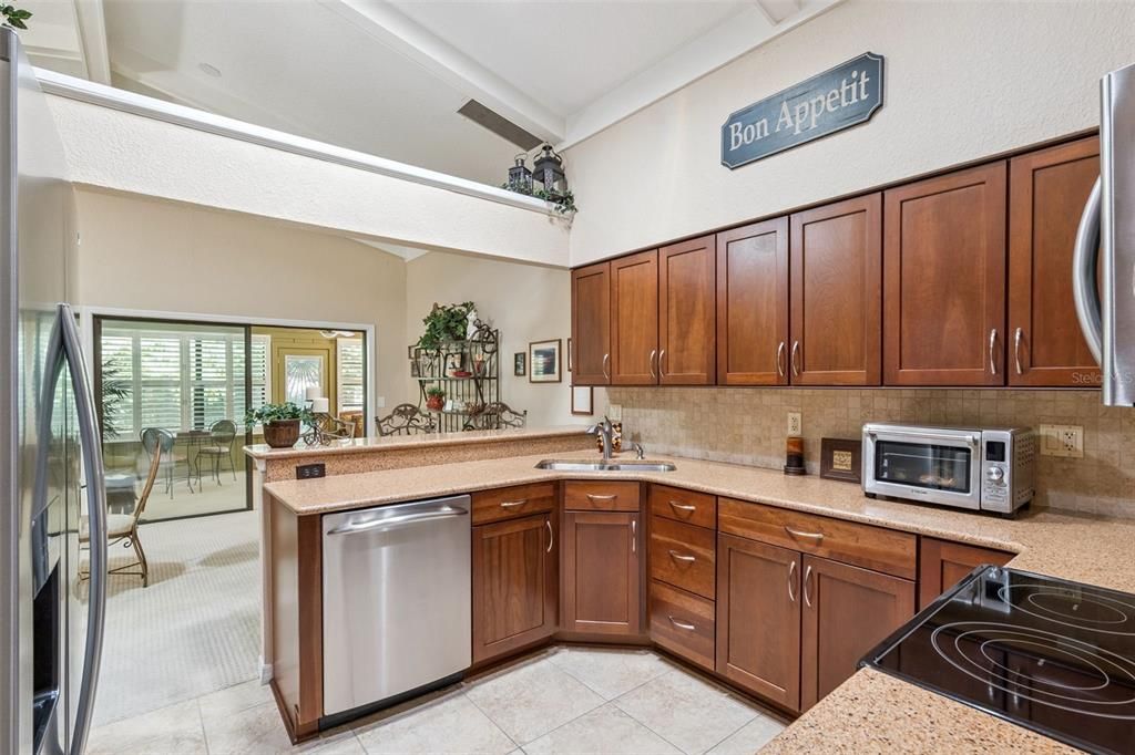 Active With Contract: $399,900 (3 beds, 2 baths, 2018 Square Feet)