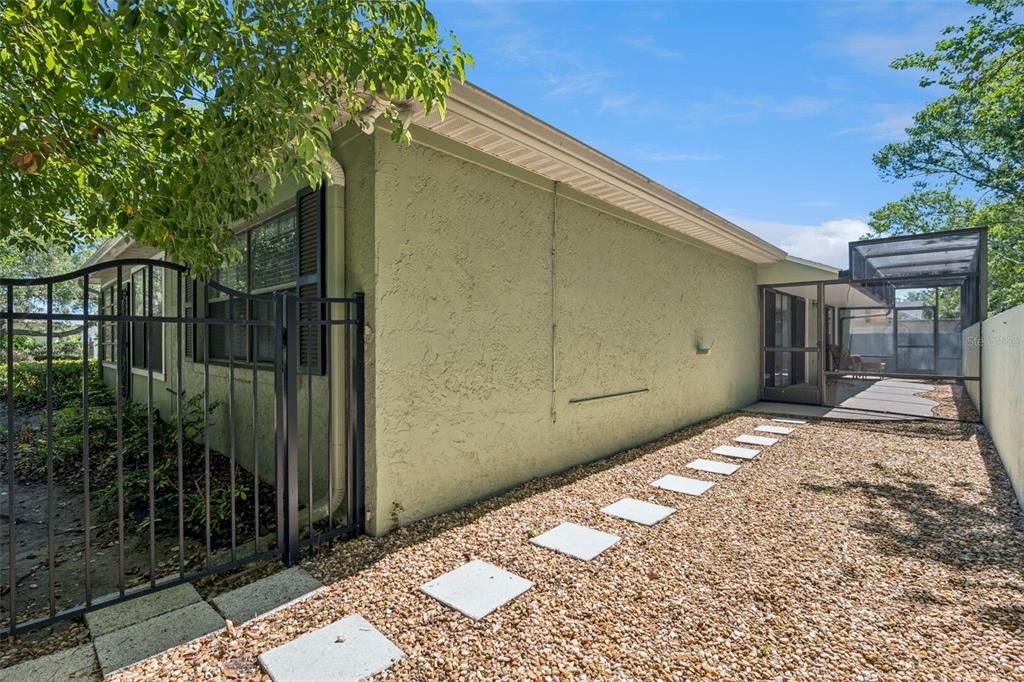 Active With Contract: $399,900 (3 beds, 2 baths, 2018 Square Feet)