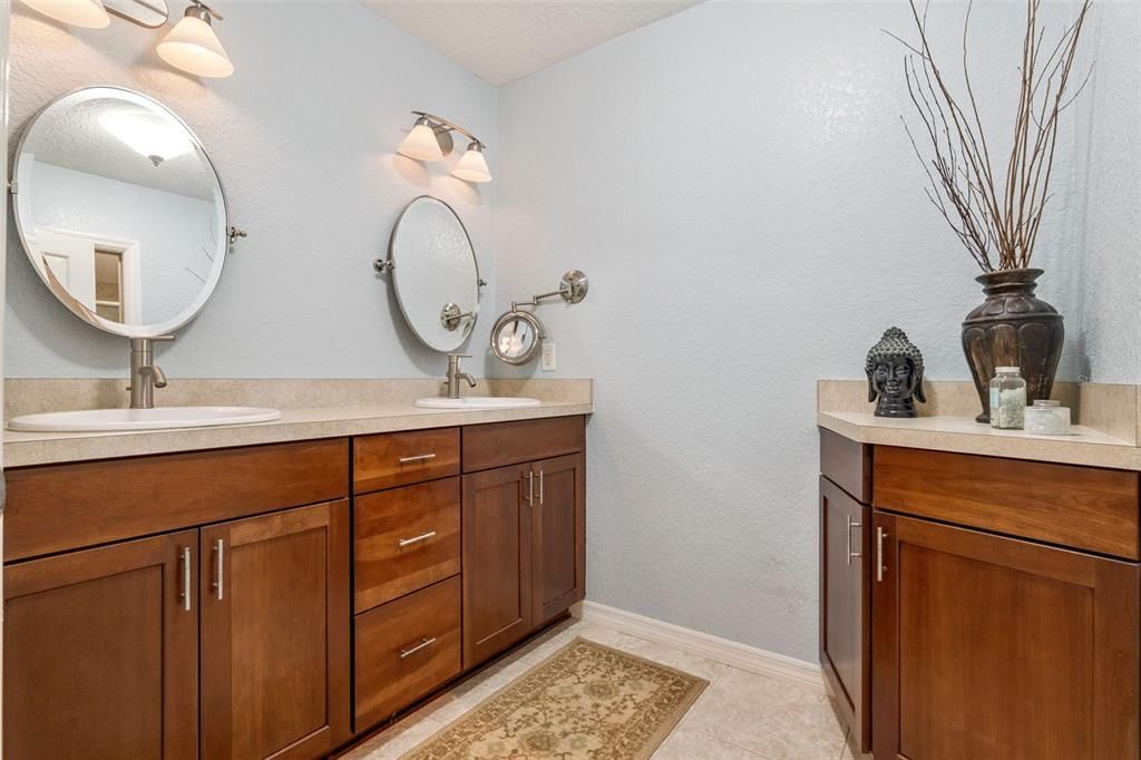 Active With Contract: $399,900 (3 beds, 2 baths, 2018 Square Feet)