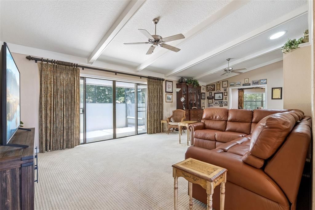 Active With Contract: $399,900 (3 beds, 2 baths, 2018 Square Feet)