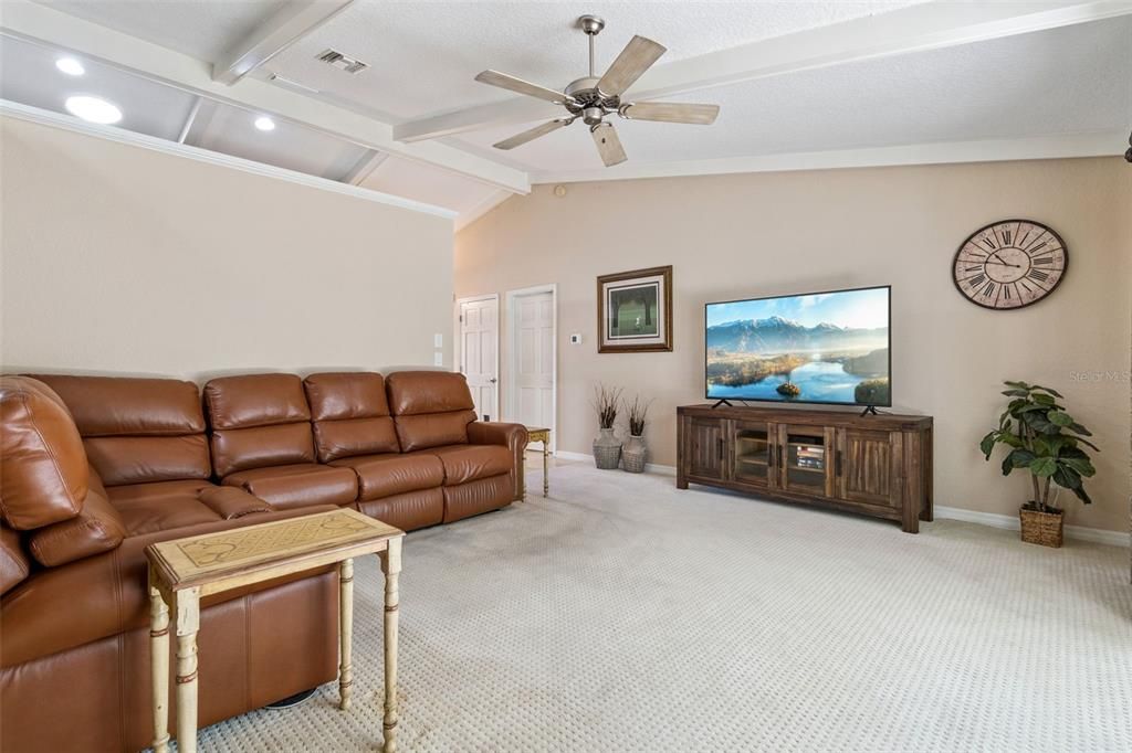 Active With Contract: $399,900 (3 beds, 2 baths, 2018 Square Feet)