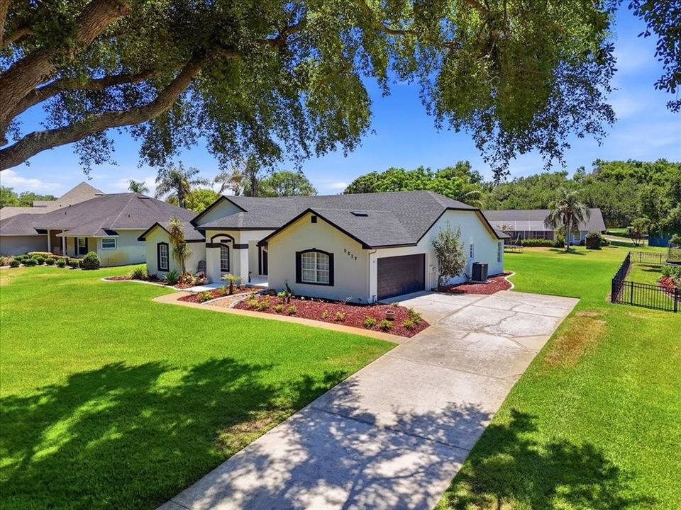 For Sale: $550,000 (4 beds, 2 baths, 2327 Square Feet)