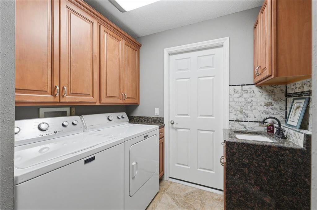 For Sale: $550,000 (4 beds, 2 baths, 2327 Square Feet)