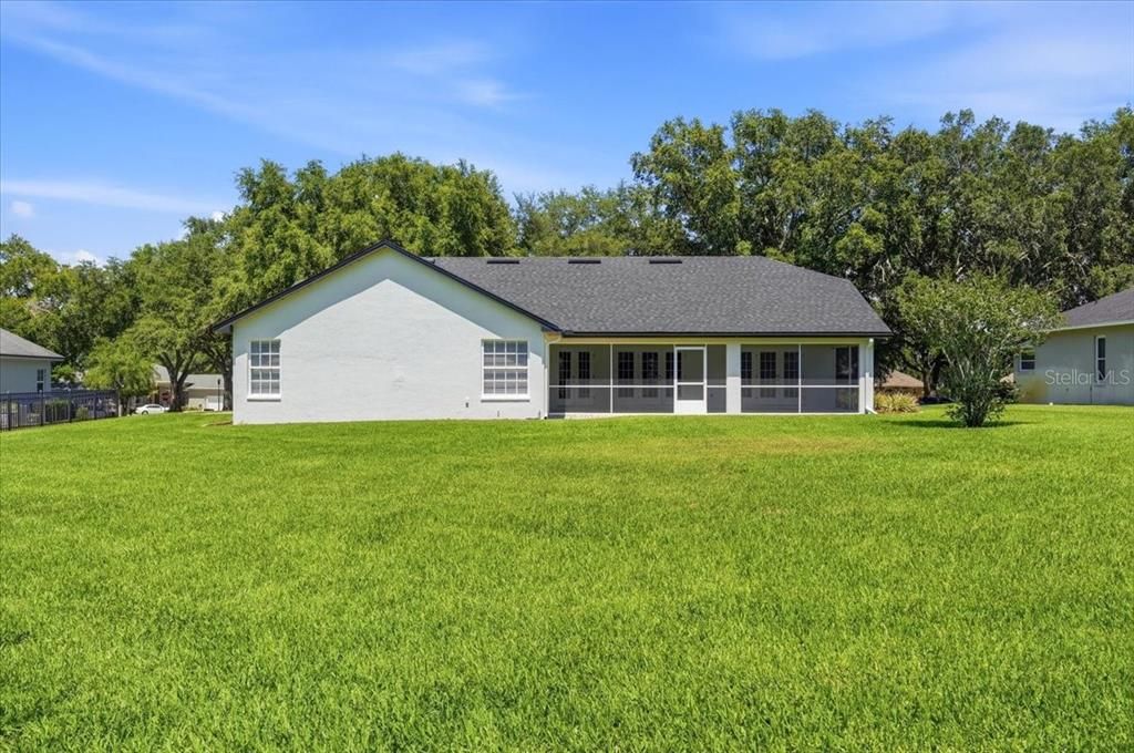 For Sale: $550,000 (4 beds, 2 baths, 2327 Square Feet)