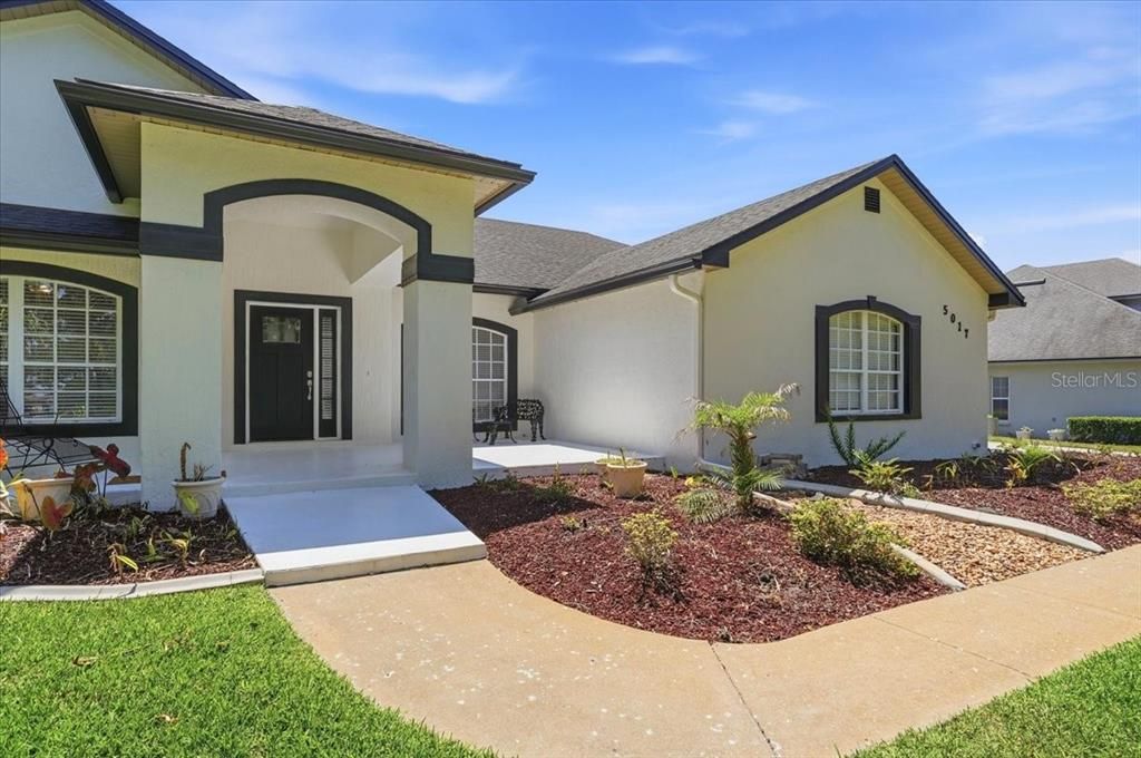 For Sale: $550,000 (4 beds, 2 baths, 2327 Square Feet)