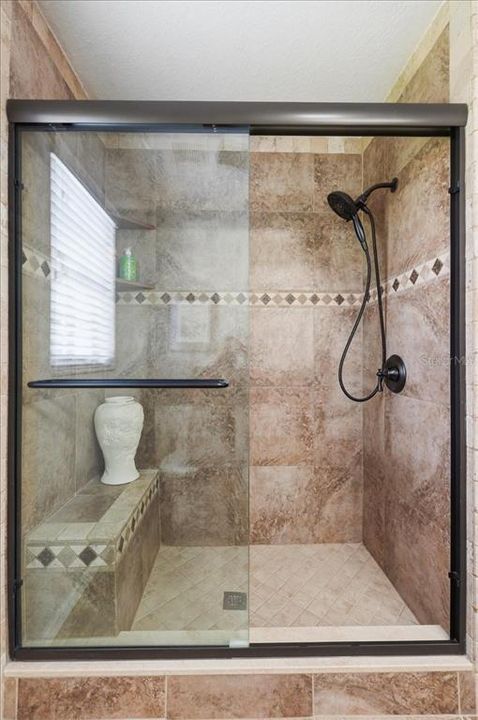 For Sale: $550,000 (4 beds, 2 baths, 2327 Square Feet)