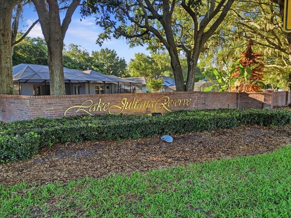 For Sale: $550,000 (4 beds, 2 baths, 2327 Square Feet)