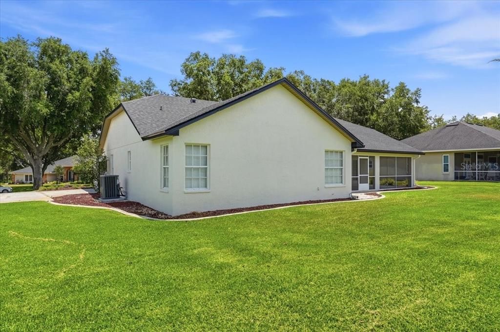 For Sale: $550,000 (4 beds, 2 baths, 2327 Square Feet)