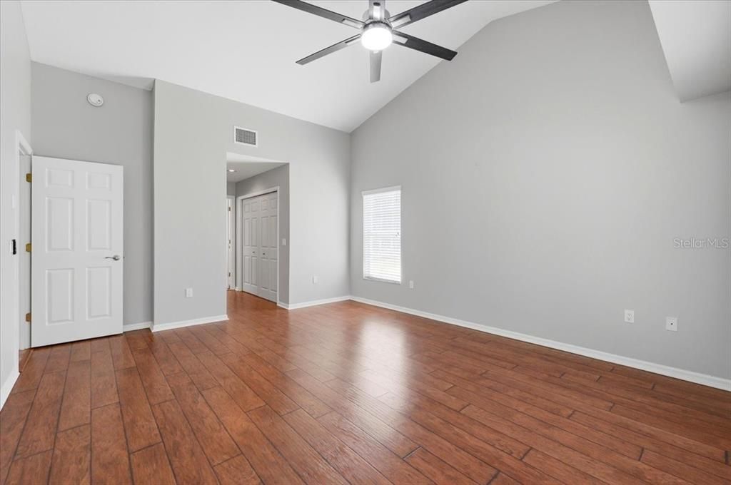 For Sale: $550,000 (4 beds, 2 baths, 2327 Square Feet)