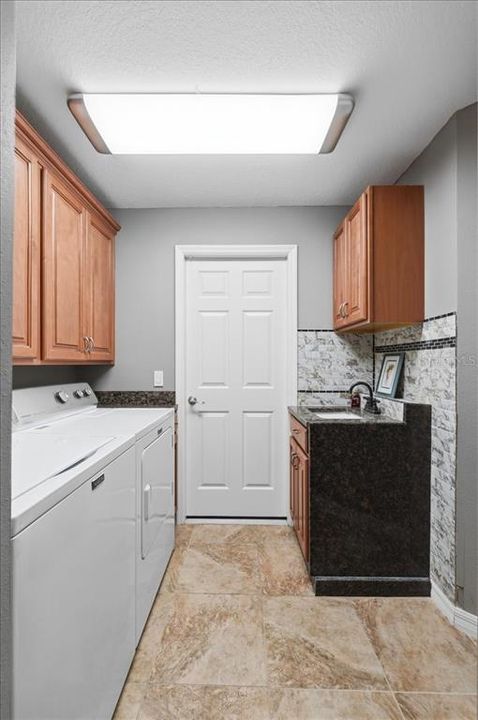 For Sale: $550,000 (4 beds, 2 baths, 2327 Square Feet)