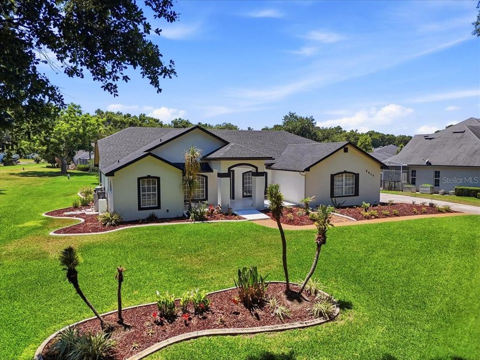 For Sale: $550,000 (4 beds, 2 baths, 2327 Square Feet)